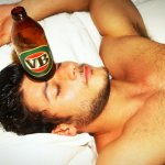 Birra e pantaloncini: il modello australiano diventa uno sportivo sexy - Thumbnail