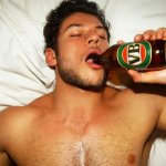 Birra e pantaloncini: il modello australiano diventa uno sportivo sexy - Thumbnail