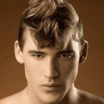 Eric Mor "dal parrucchiere" fotografato da Eitan Bernat - Thumbnail