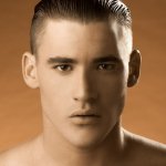 Eric Mor "dal parrucchiere" fotografato da Eitan Bernat - Thumbnail