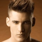 Eric Mor "dal parrucchiere" fotografato da Eitan Bernat - Thumbnail