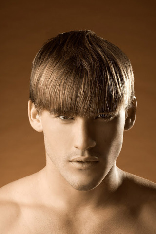 Eric Mor "dal parrucchiere" fotografato da Eitan Bernat