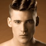 Eric Mor "dal parrucchiere" fotografato da Eitan Bernat - Thumbnail