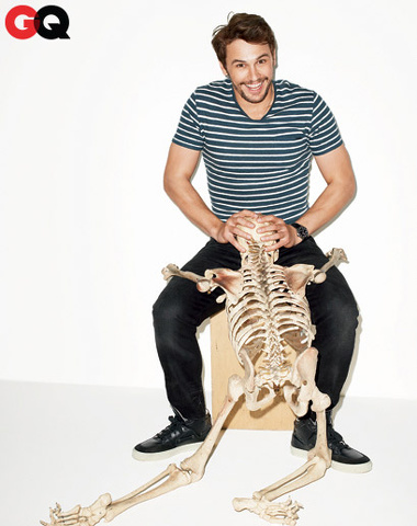 James Franco e il ballo con lo scheletro, dissacrante su GQ