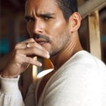 Frederick Valentin supersexy sulla spiaggia di Puerto Rico - Thumbnail