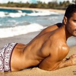 Frederick Valentin supersexy sulla spiaggia di Puerto Rico - Thumbnail