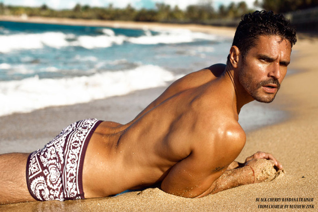 Frederick Valentin supersexy sulla spiaggia di Puerto Rico