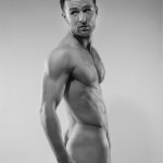 Harry Judd: il batterista nudo della copertina di Attitude - Thumbnail