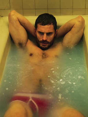Jamie Dornan: "Non mi piace il mio fisico". Ma continua posare nudo