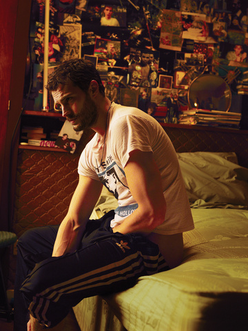 Jamie Dornan: "Non mi piace il mio fisico". Ma continua posare nudo
