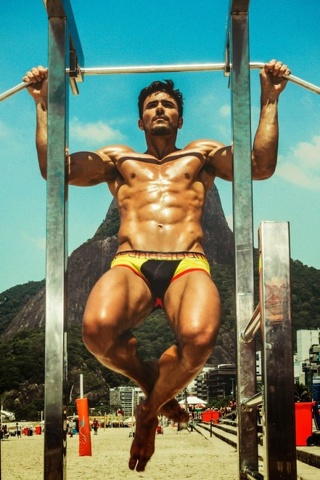 Da modello a calciatore in intimo. Gli scatti sexy per Rounderwear