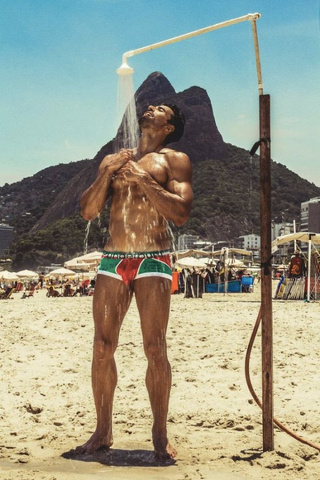 Da modello a calciatore in intimo. Gli scatti sexy per Rounderwear