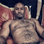 Niente modelli: le maniglie dell'amore sono super sexy - Thumbnail