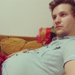Niente modelli: le maniglie dell'amore sono super sexy - Thumbnail