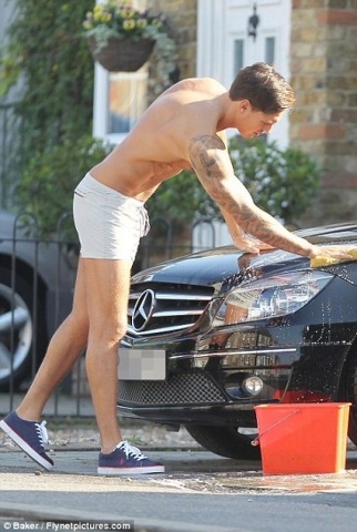 Mario Falcone e la vacanza hot ad Ibiza