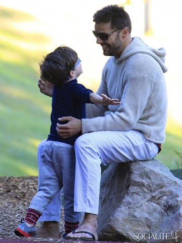 Ricky Martin porta i figli al parco