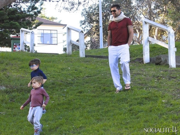 Ricky Martin porta i figli al parco