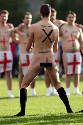 Inghilterra vs Nuova Zelanda. il rugby si gioca completamente nudi