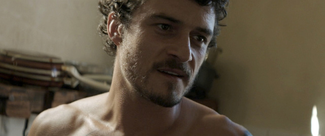 Orlando Bloom completamente nudo in "Zulu"