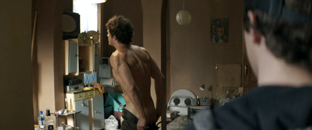 Orlando Bloom completamente nudo in "Zulu"
