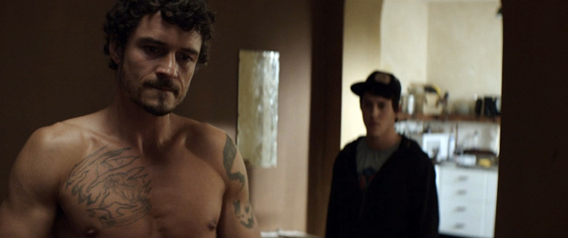 Orlando Bloom completamente nudo in "Zulu"