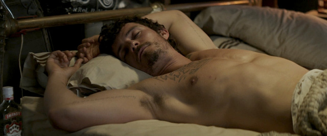Orlando Bloom completamente nudo in "Zulu"