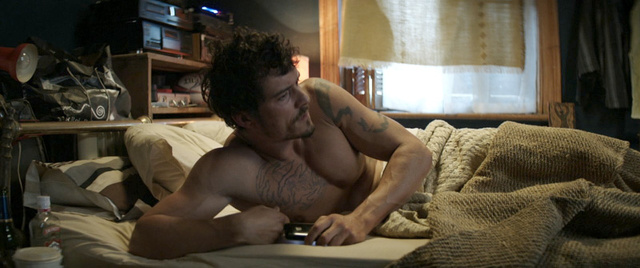 Orlando Bloom completamente nudo in "Zulu"