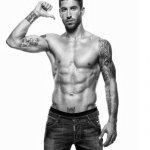 Il corpo perfetto del calciatore Sergio Ramos su Men's Health Spagna - Thumbnail