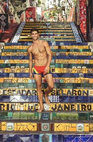 L'estate si avvicina e Rounderwear mette a nudo un altro brasiliano