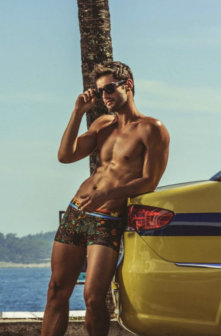 L'estate si avvicina e Rounderwear mette a nudo un altro brasiliano