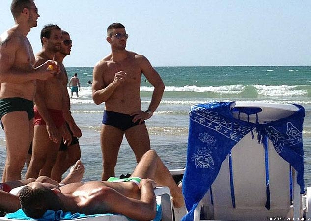 Sulle spiagge di Tel Aviv, aspettando il Pride
