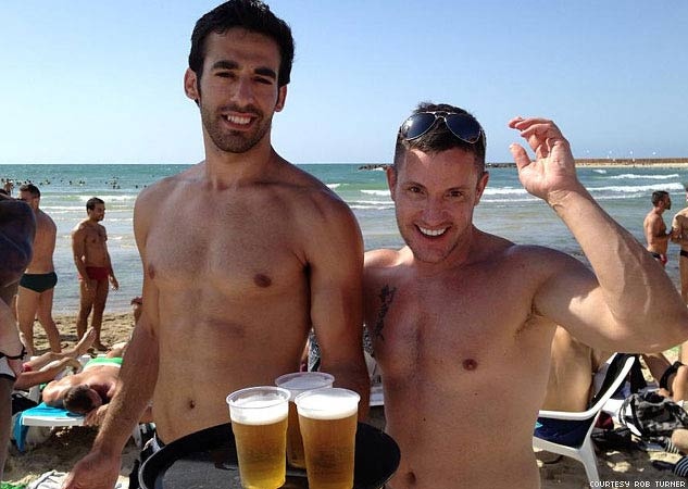 Sulle spiagge di Tel Aviv, aspettando il Pride