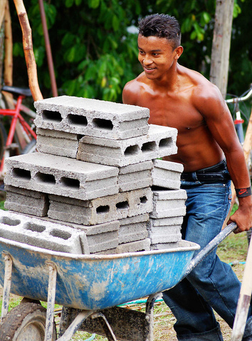 50 lavoratori sexy che vorresti con te durante la settimana