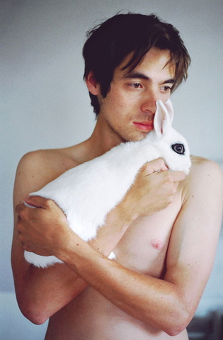 Teneramente sexy: uomini e i loro conigli