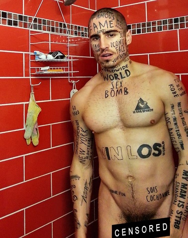 Vin Los: l'uomo ricoperto di tatuaggi senza senso
