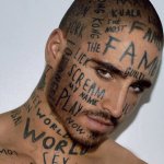Vin Los: l'uomo ricoperto di tatuaggi senza senso - Thumbnail