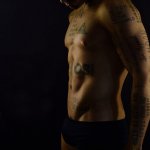 Vin Los: l'uomo ricoperto di tatuaggi senza senso - Thumbnail