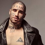 Vin Los: l'uomo ricoperto di tatuaggi senza senso - Thumbnail