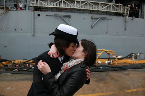 Foto del giorno di Giovedì 22 Dicembre 2011 - 22944 marinailesboHOME21 - Gay.it