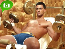 Slip dorati per "gioielli" canadesi - BonBongoldBASE - Gay.it