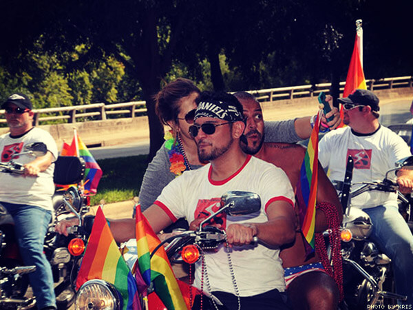 Dallas Pride: l'omofobo Texas accoglie la 31° edizione della parata - Dallas Pride Parade 2014 BS1 - Gay.it