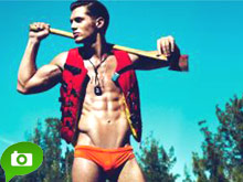 Il campeggio da sogno &egrave; firmato DSquared2 - DsquaredcampingBASE - Gay.it