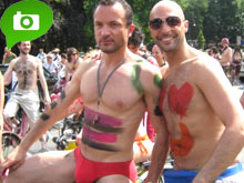 Anche in Italia tutti svestiti in sella alla bici - WorldNakedBikeRideBASE1 - Gay.it
