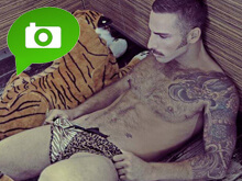Il porn performer Jonathan Agassi in costume per Charlie - agassiBASE - Gay.it