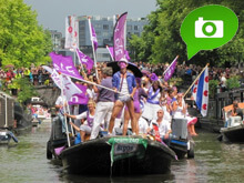 Tutti in acqua per il Canal Pride di Amsterdam - amsterdam pride12BASE - Gay.it