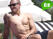 Cannavaro ci regala il primo torso nudo della stagione - cannavaromiamiBASE - Gay.it