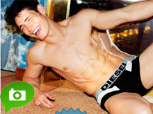 I brasiliani e gli inglesi? Li spoglia Diesel - dieselintimateBASE - Gay.it