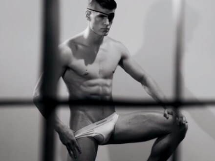 L'intimo DSquared coche viene voglia di strapparsi di dosso - dsquared intimoBASE - Gay.it
