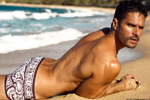 Frederick Valentin supersexy sulla spiaggia di Puerto Rico - frederick valentin BS1 - Gay.it