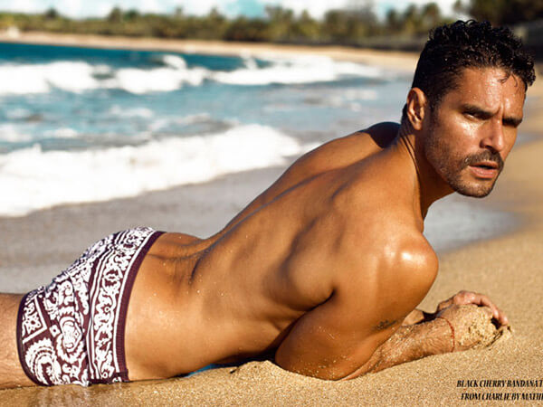 Frederick Valentin supersexy sulla spiaggia di Puerto Rico - frederick valentin BS1 - Gay.it